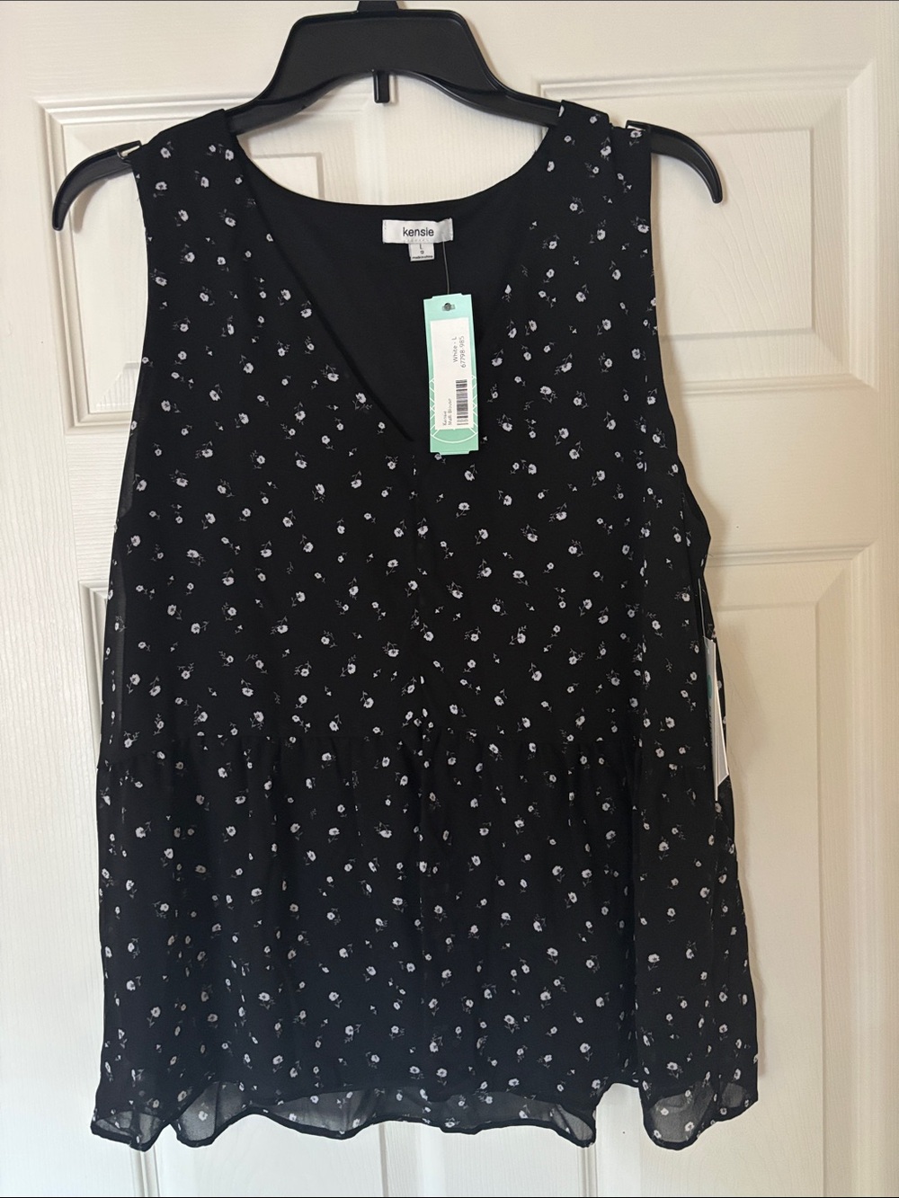 kensie Black Sleeveless V-Neck Malli Floral Blouse NWT